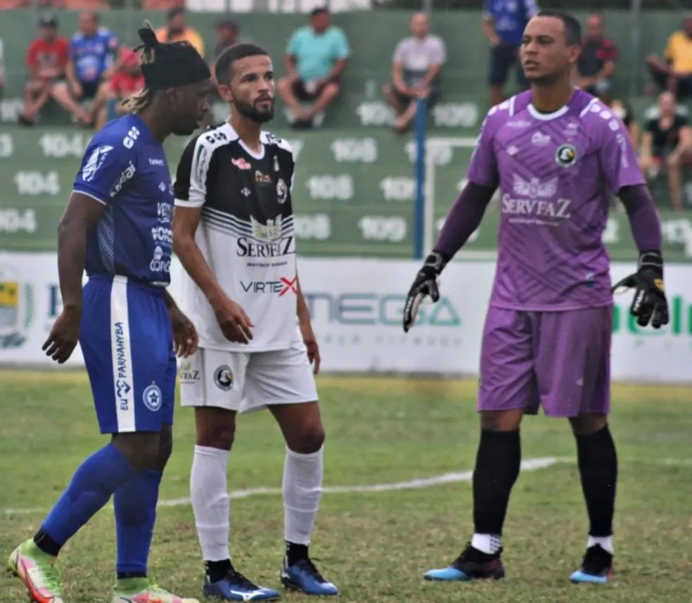 Jeff Silva, meia do Parnahyba, Luquinhas, lateral do Corisabbá e Chicão, goleiro do Corisabbá