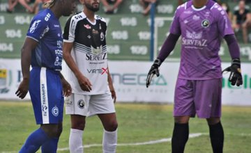 Jeff Silva, meia do Parnahyba, Luquinhas, lateral do Corisabbá e Chicão, goleiro do Corisabbá (Foto: Blog do Jonys)