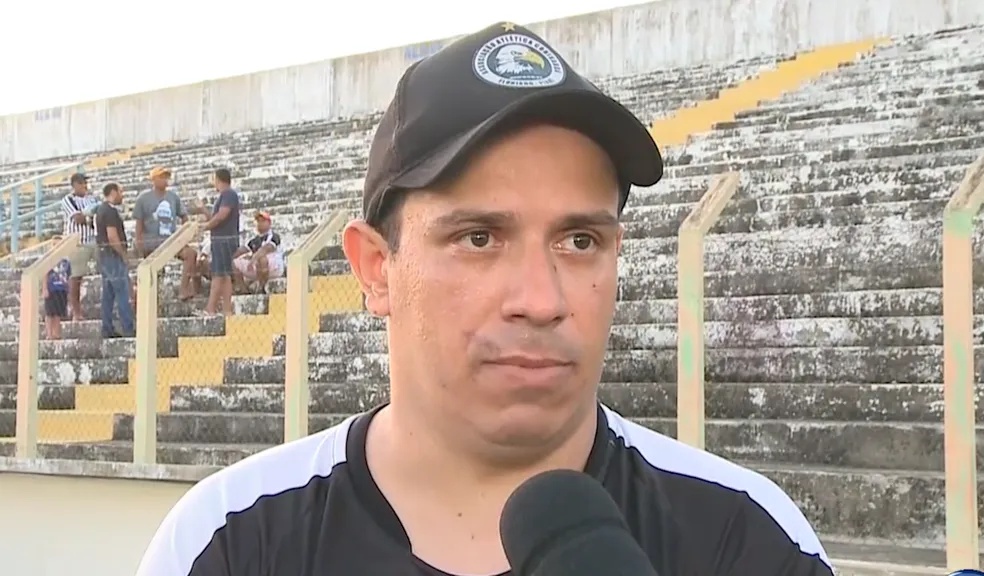 Toninho Pesso, técnico do Corisabbá