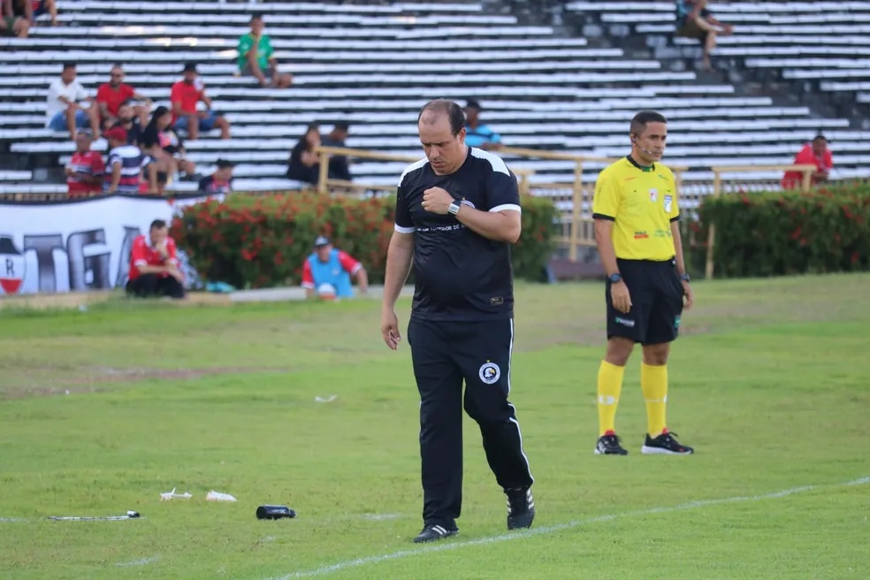 Toninho Pesso, técnico do Corisabbá