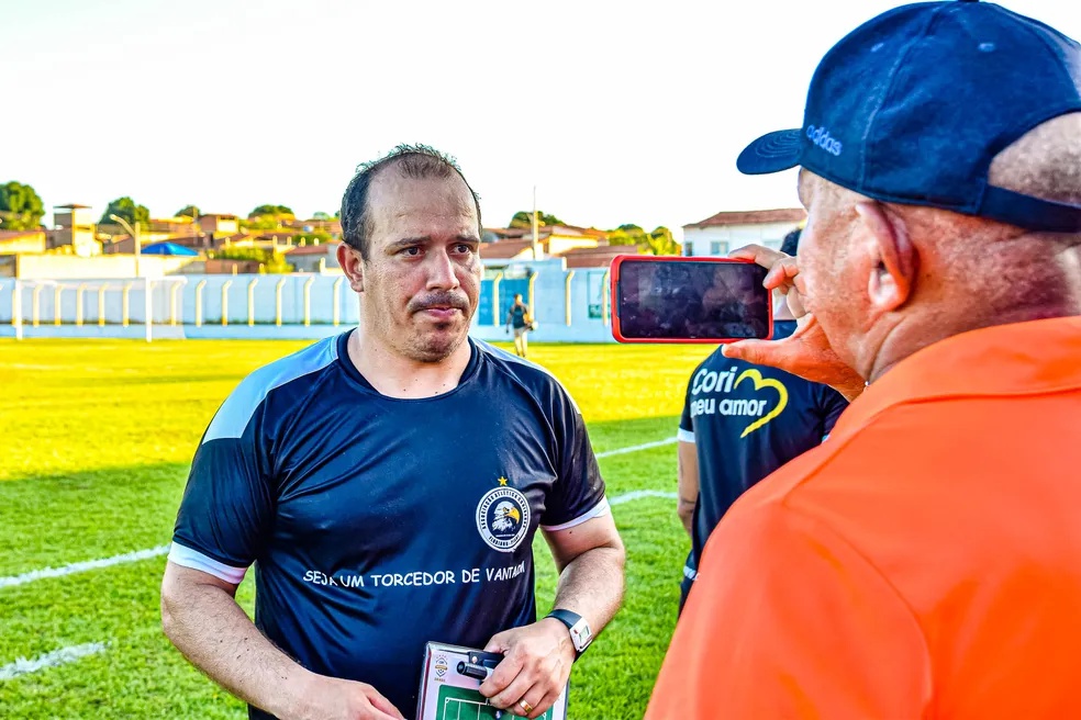 Toninho Pesso, técnico do Corisabbá