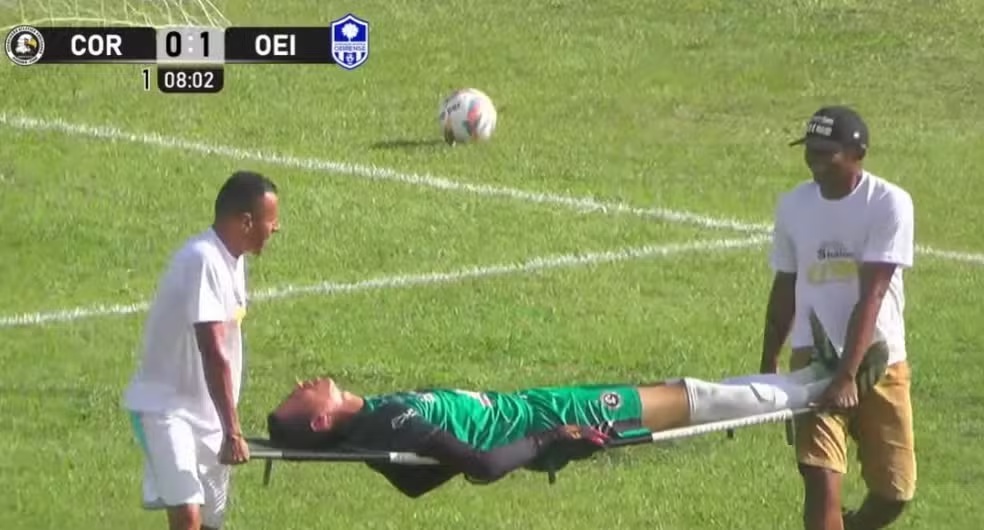 Goleiro marca gol contra bizarro em partida do Campeonato Piauiense