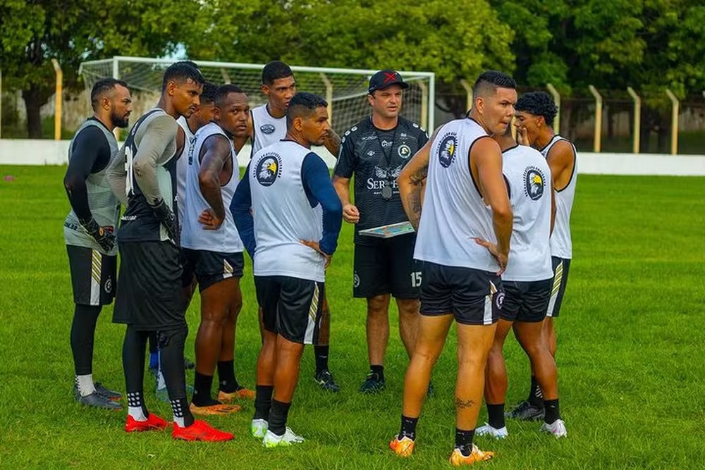 Treino do Corisabbá, Fernando Agostin, técnico