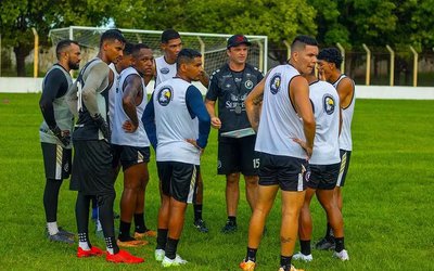 Treino do Corisabbá, Fernando Agostin, técnico