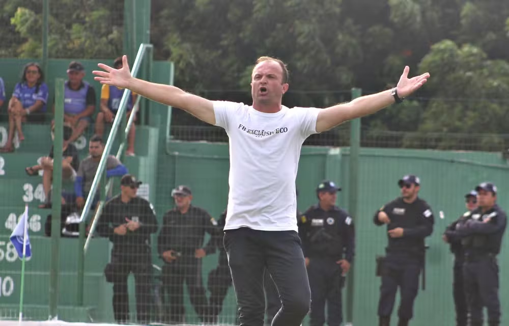 Fernando Agostini, ex-técnico do Corisabbá