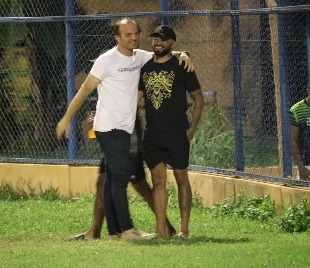 Técnico Fernando Agostini se despede após desligamento do Corisabbá